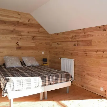 A La Ferme, Au Coeur Du Mene Laurenan